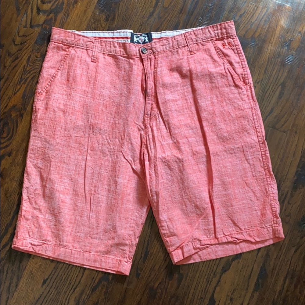 Lions Crest Shorts Size 40